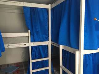 Хостелы Hostel CUBA Минск Спальное место на двухъярусной кровати в общем номере для мужчин и женщин-3